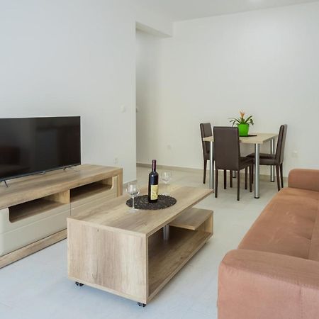 Grejm Lux Family Apartments Petrovac Kültér fotó