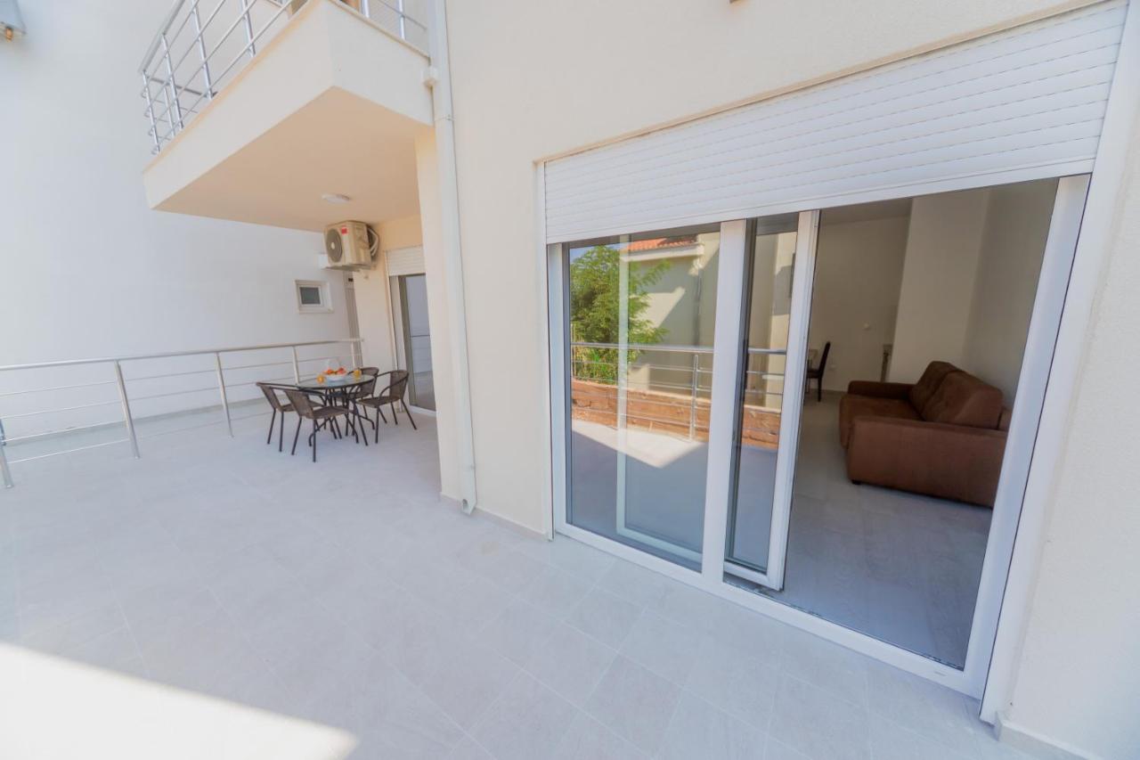 Grejm Lux Family Apartments Petrovac Kültér fotó