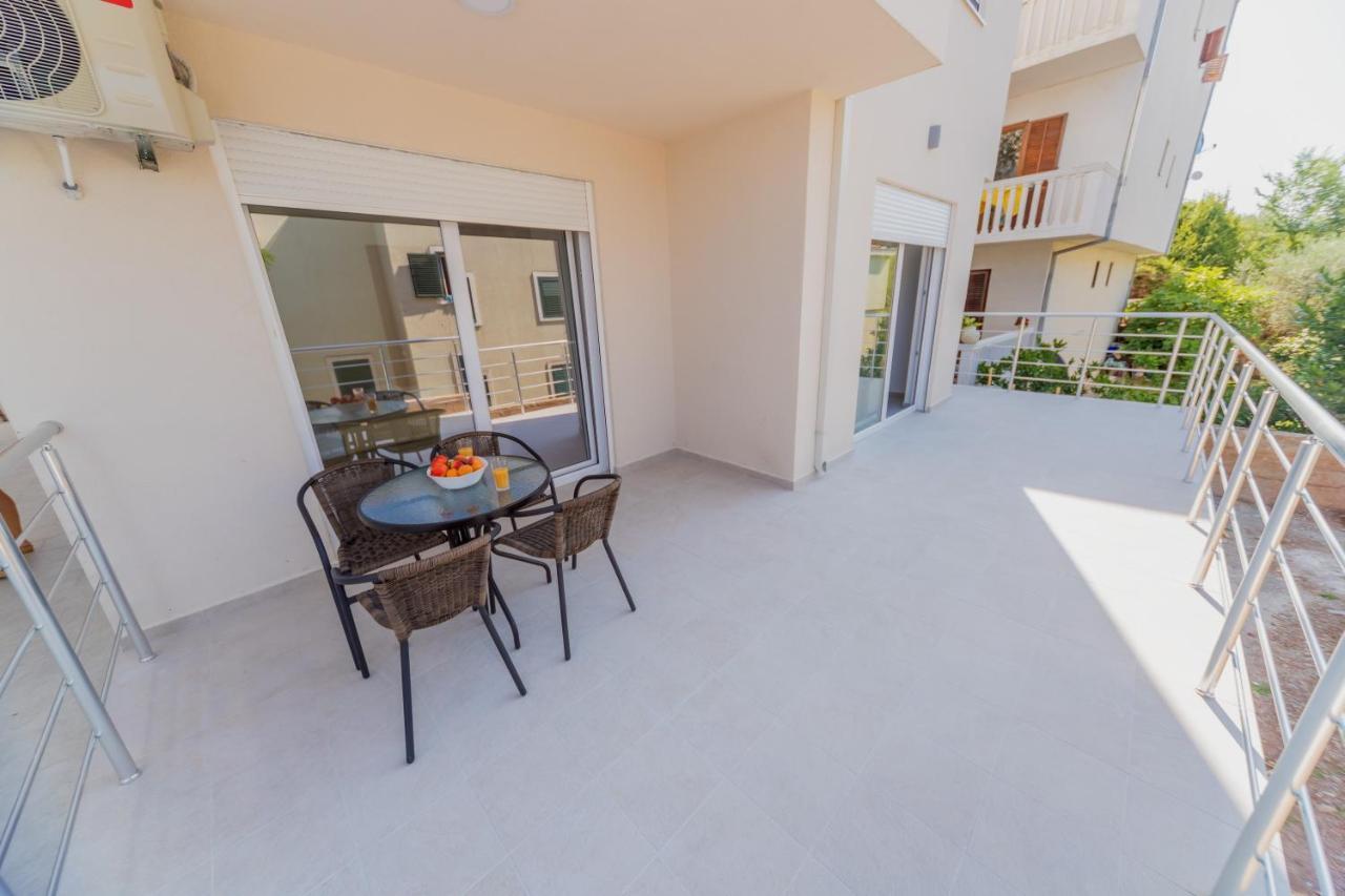 Grejm Lux Family Apartments Petrovac Kültér fotó