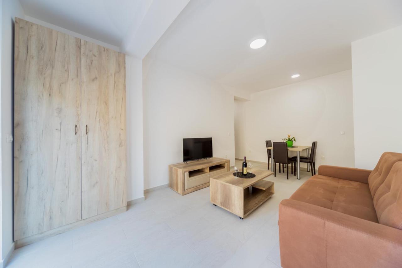 Grejm Lux Family Apartments Petrovac Kültér fotó